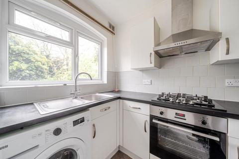2 bedroom flat for sale, Gracefield Gardens, Streatham, London, SW16
