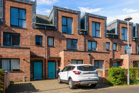 undefined, Reynard Way, Brentford, TW8