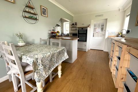 37 Coly Vale, Colyton, EX24 6PY