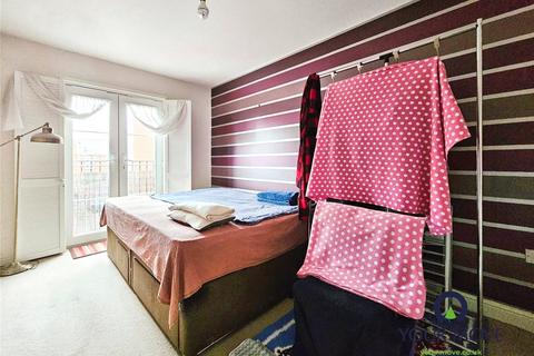 2 bedroom semi-detached house to rent, Melcombe Close, Kent TN23