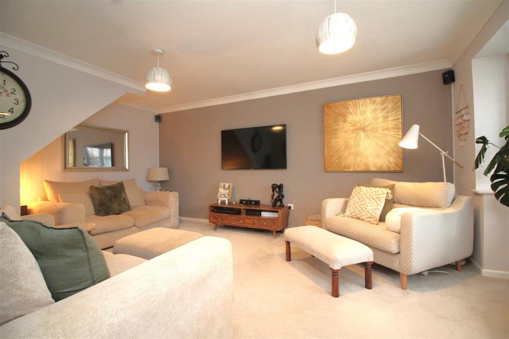 Living room 2 .JPG