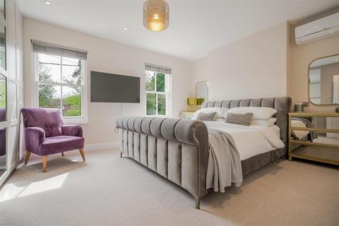 47 Cheapside Road, Ascot, SL5 7QR