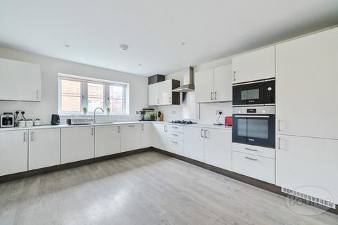 4 bedroom detached house for sale, Alden Copse, Tongham, Farnham, Surrey, GU10