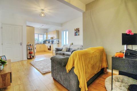 2 bedroom maisonette for sale