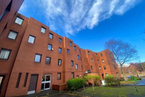 2 bedroom flat to rent, New City Road, Glasgow G4