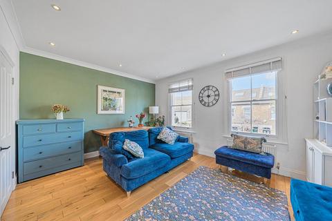 2 bedroom flat for sale, Brathway Road, Southfields