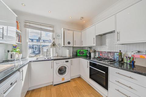2 bedroom flat for sale, Brathway Road, Southfields
