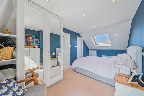 2 bedroom flat for sale, Brathway Road, Southfields