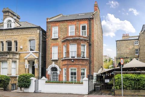 2 bedroom flat for sale, Parkgate Road, Battersea