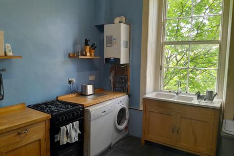 3 bedroom flat to rent, Bruntsfield Place EH10