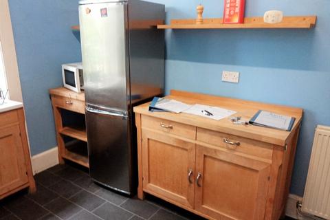 3 bedroom flat to rent, Bruntsfield Place EH10