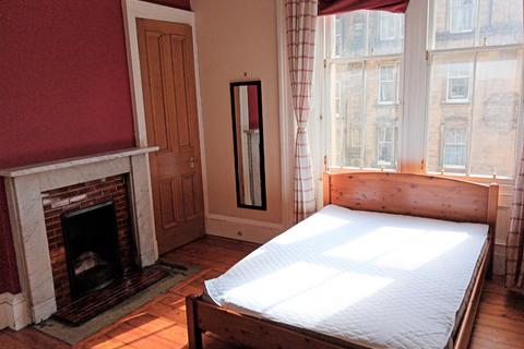 3 bedroom flat to rent, Bruntsfield Place EH10