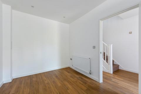 undefined, Reynard Way, Brentford TW8
