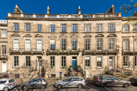 2f, 12 Clarendon Crescent, Edinburgh, EH4 1PU