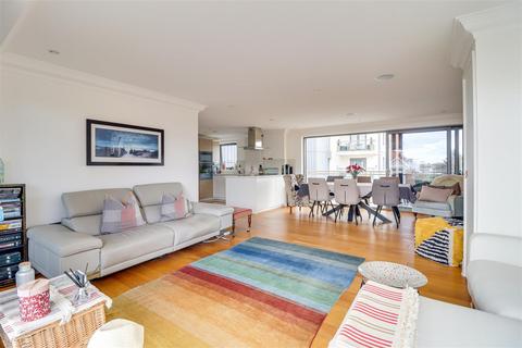 2 bedroom apartment for sale, 22-23 The Leas, Westcliff-on-Sea SS0