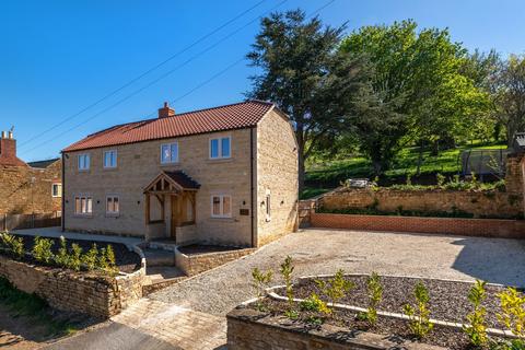 4 bedroom detached house for sale, Main Street, Grantham NG32