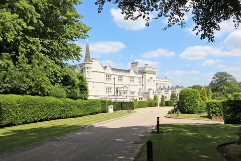 undefined, Kingswood