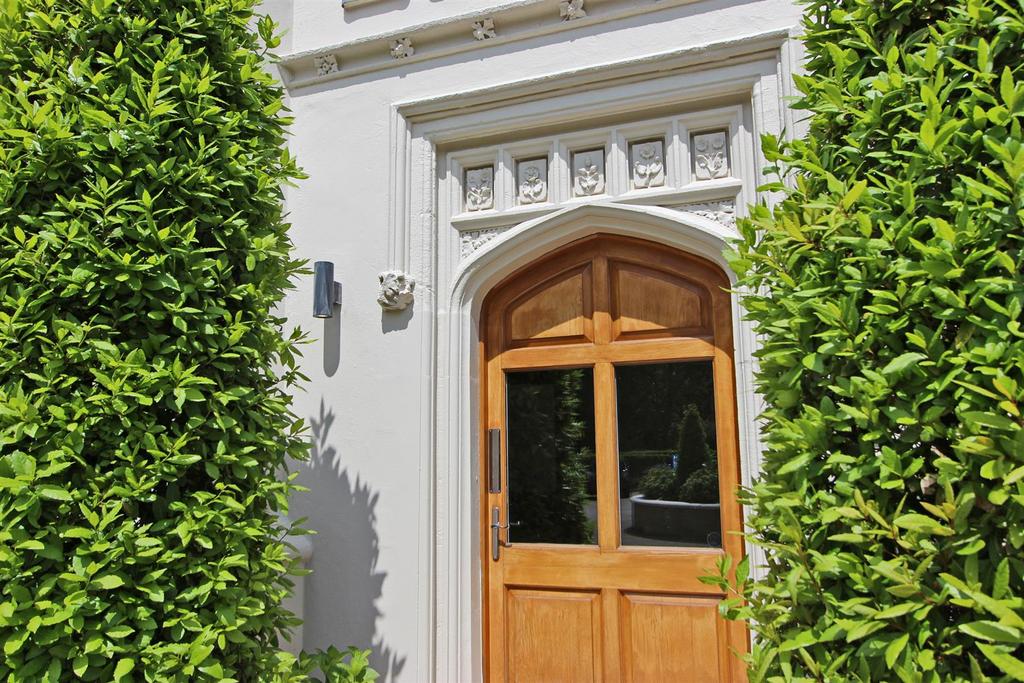 Kingswood Warren Park Mansion 23jun21 front door.J
