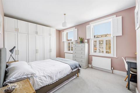13 Chamberlain Road, London, W13 9EW