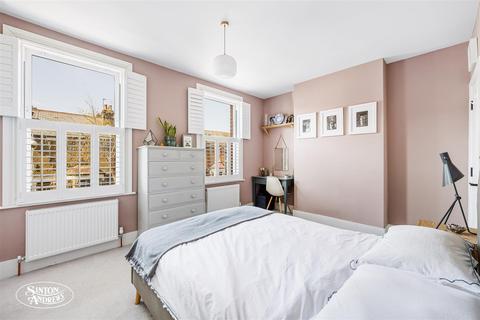 13 Chamberlain Road, London, W13 9EW