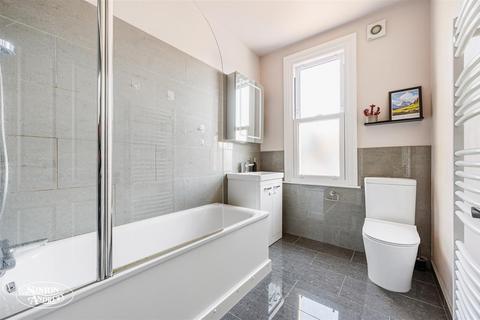 13 Chamberlain Road, London, W13 9EW