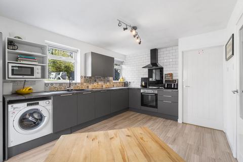 4 bedroom cottage for sale, 54 Main Road, Crookedholm, KA3 6JU