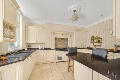 4 bedroom detached house for sale, Woodlands, Gowerton, Swansea