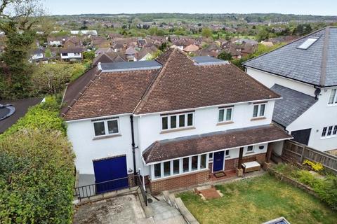 4 bedroom detached house for sale, Hillary Road, Farnham, Surrey, GU9