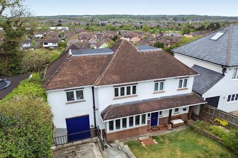 4 bedroom detached house for sale, Hillary Road, Farnham, Surrey, GU9
