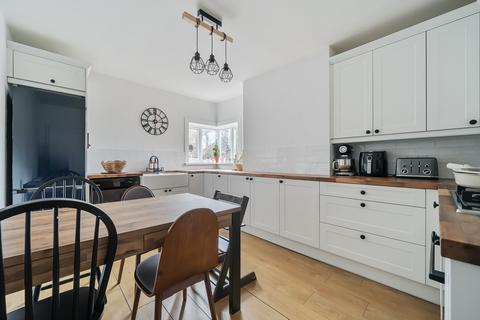 2 bedroom maisonette for sale, Wrecclesham Hill, Wrecclesham, Farnham, Surrey, GU10