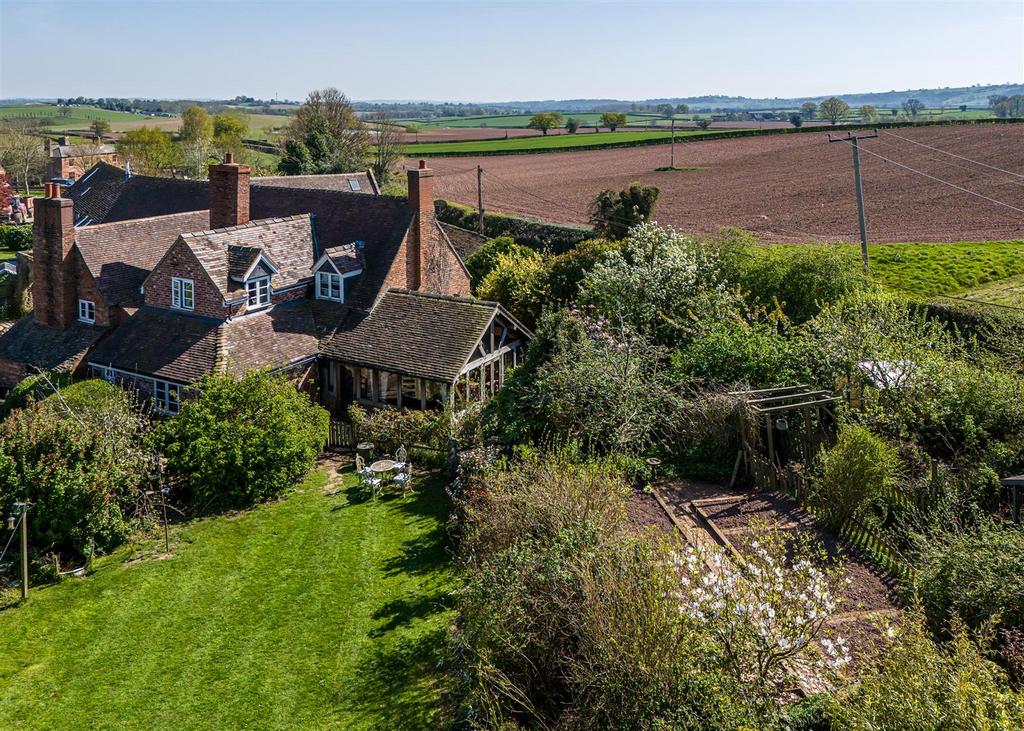 82 Haughton Cottages-drone-8.jpg