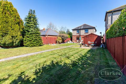 4 bedroom detached house for sale, Superb Home, Norton Road,