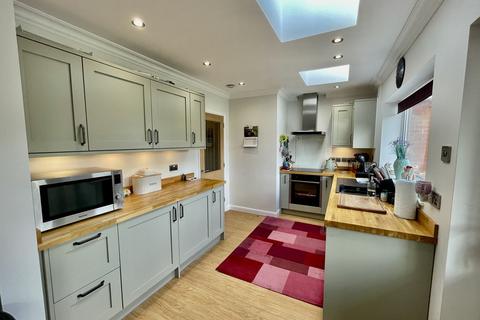 2 bedroom detached bungalow for sale, Edinburgh Drive, Spalding