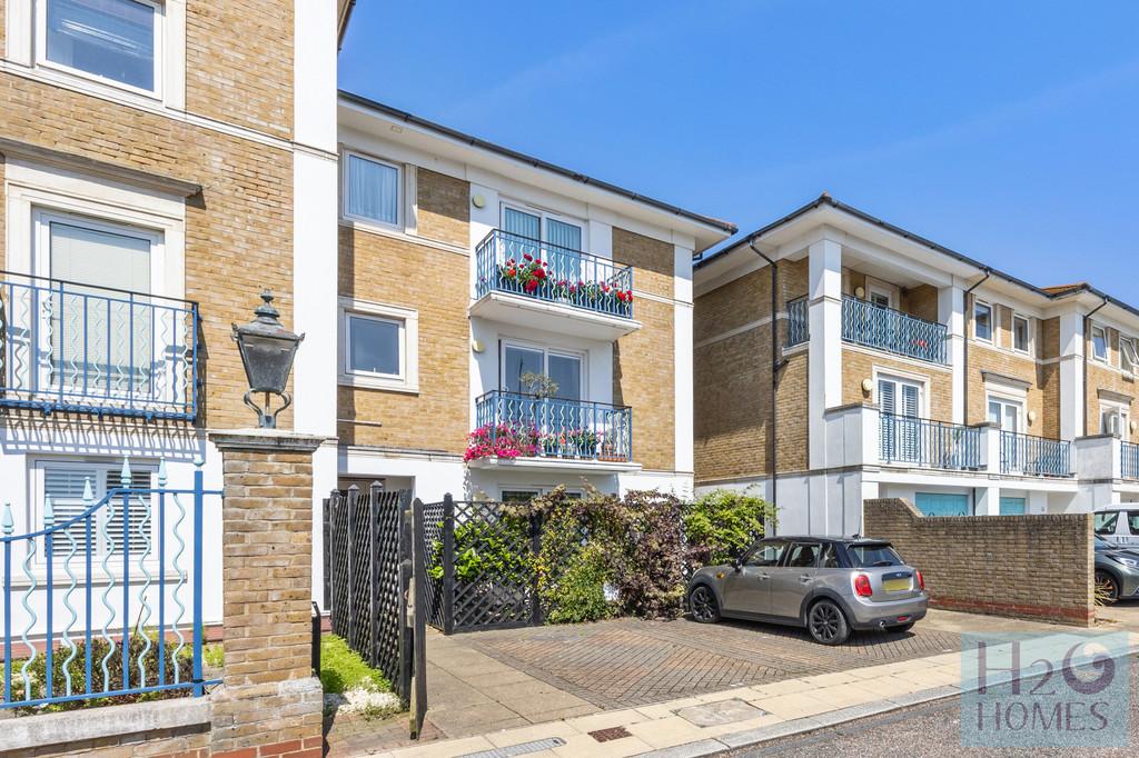 Victory Mews, 54-018