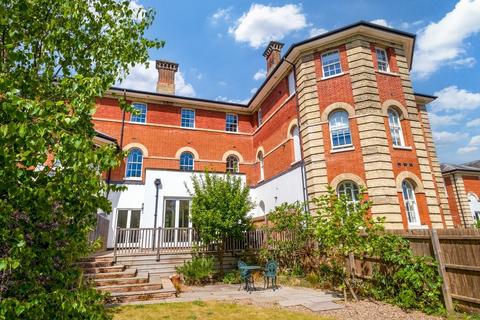 5 bedroom townhouse for sale