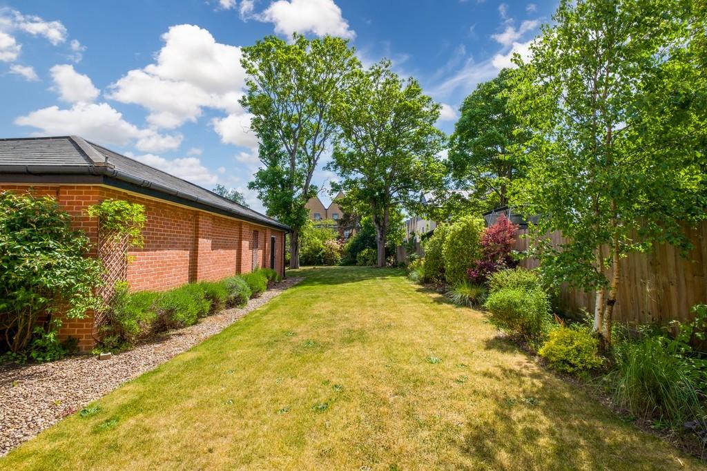 11 Belgrove Place-54