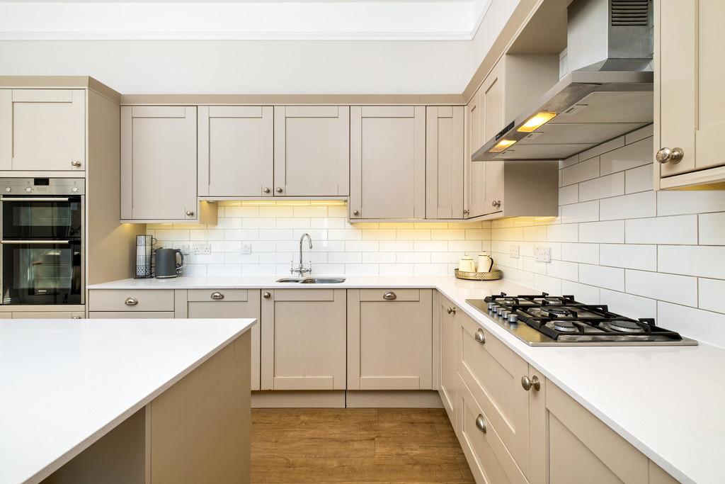 11 Belgrove Place-12