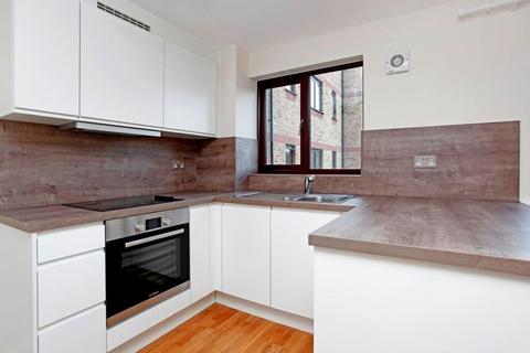 1 bedroom apartment to rent, at North East & South West, Flat 13, Francis Court, 3, Myers Lane SE14