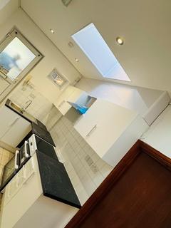 Studio to rent, Staines Road, Hounslow TW3