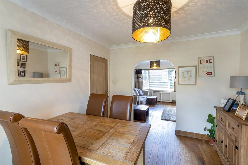 DSC 1399-Edit dining table.JPG