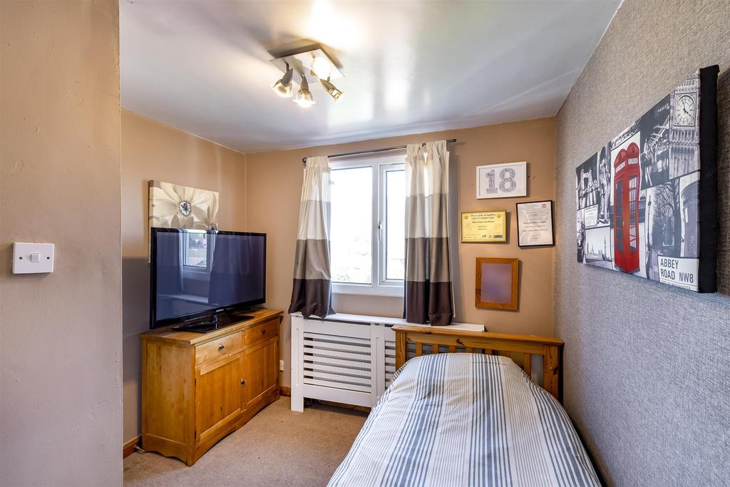 DSC 1432-Edit bedroom.JPG