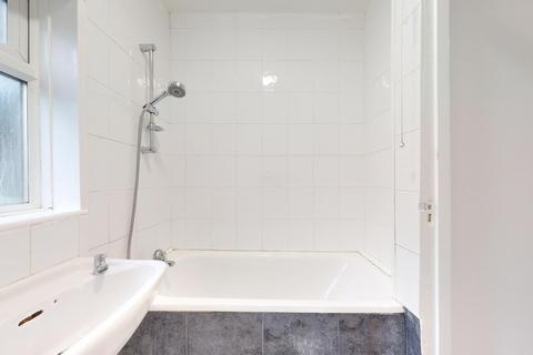 Studio to rent, Sangley Road