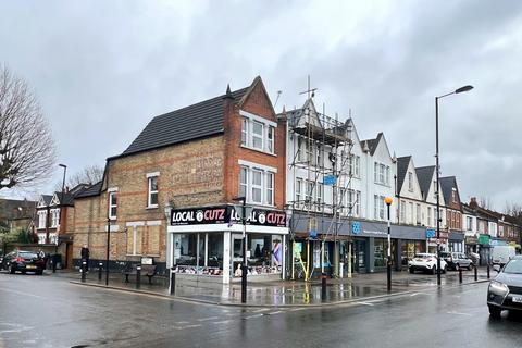 Studio to rent, Sangley Road