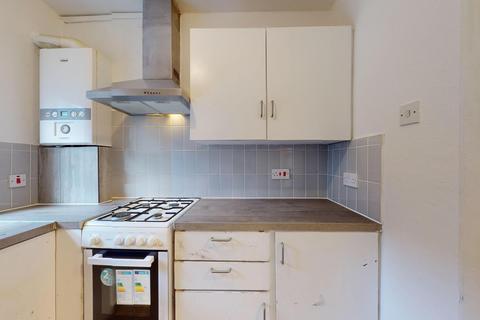 Studio to rent, Sangley Road