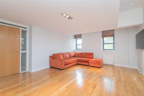 3 bedroom apartment to rent, Falloch Road, Glasgow