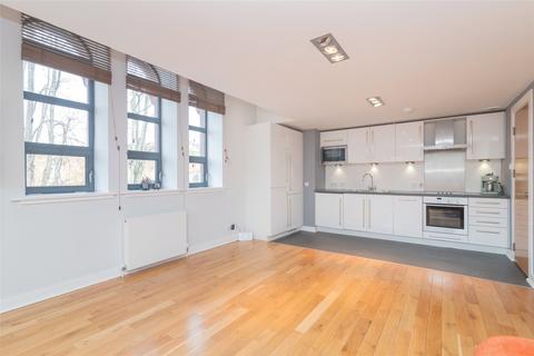 3 bedroom apartment to rent, Falloch Road, Glasgow
