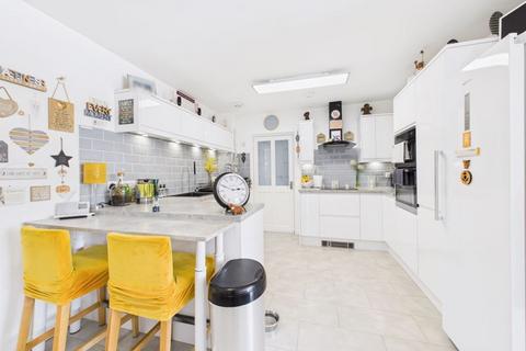 85 Arden Grove, Kilsyth, G65 9LZ