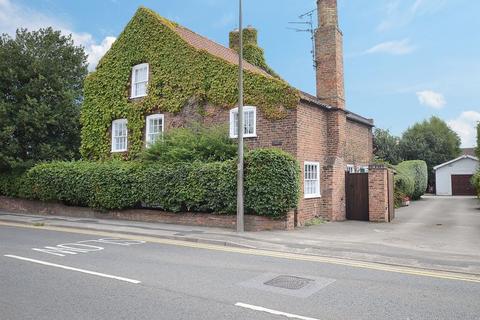 4 bedroom detached house for sale, Elizabethan House, 58 High Street, Coningsby