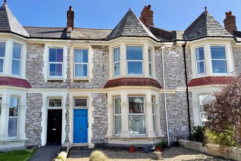 2 bedroom maisonette for sale