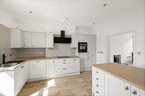 3 bedroom maisonette for sale, Sandgate High Street, Sandgate, Folkestone, CT20